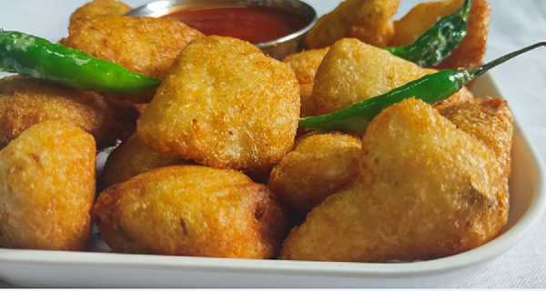 crispy urad dal pakoda